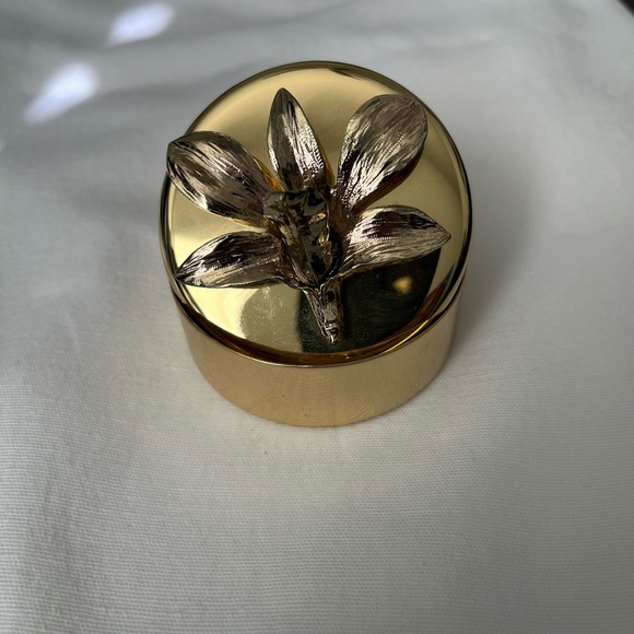 Joanna Buchanan Gold Round Trinket Box with Floral Lid Accent - Picture 4 of 4